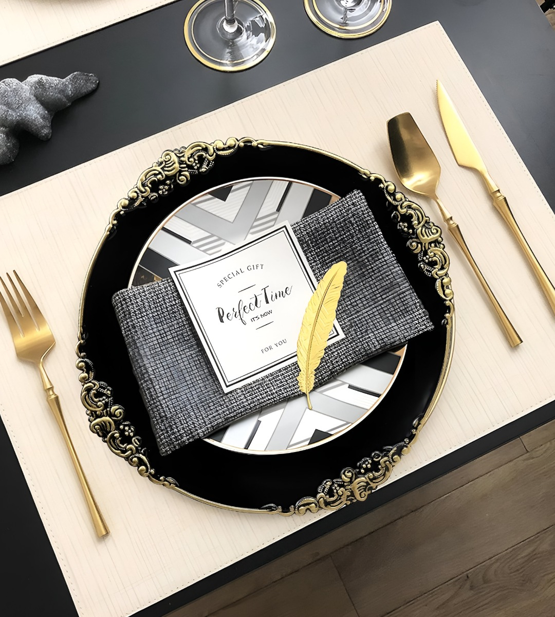 SET 3 BAJO PLATO BASE NEGRO Y BORDE DORADO DECORATIVO JHN - 9