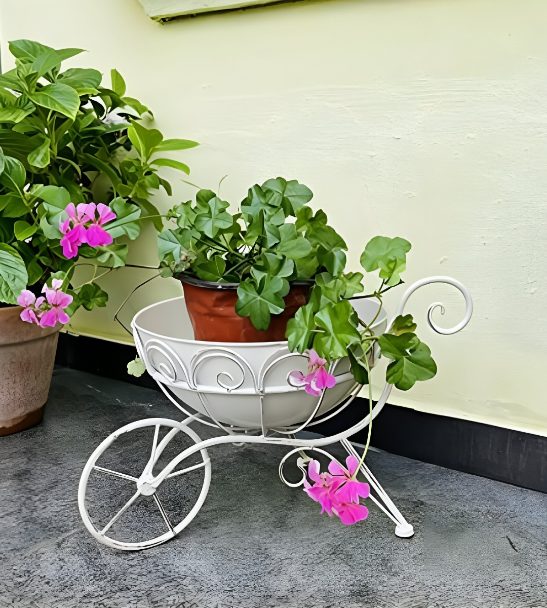 SOPORTE MACETAS ORNAMENTADO PLANTAS CARRETILLA FLORES JHN - 2