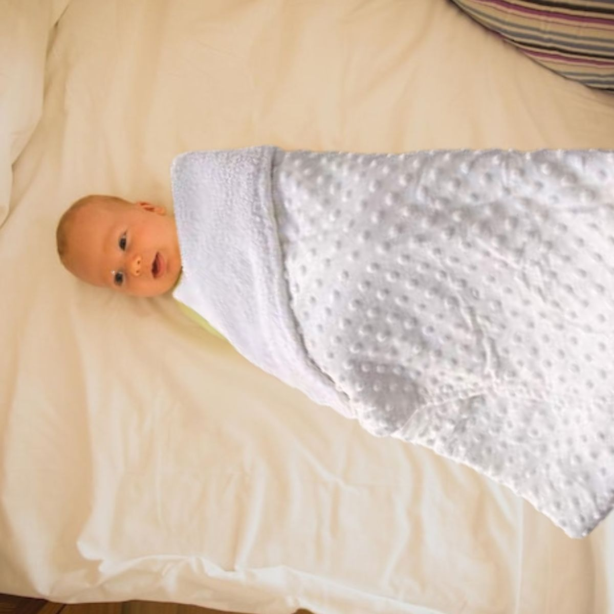 MANTA DE APEGO TERMICA FORRO POLAR CALIDA SUAVE BEBE LAU - 3