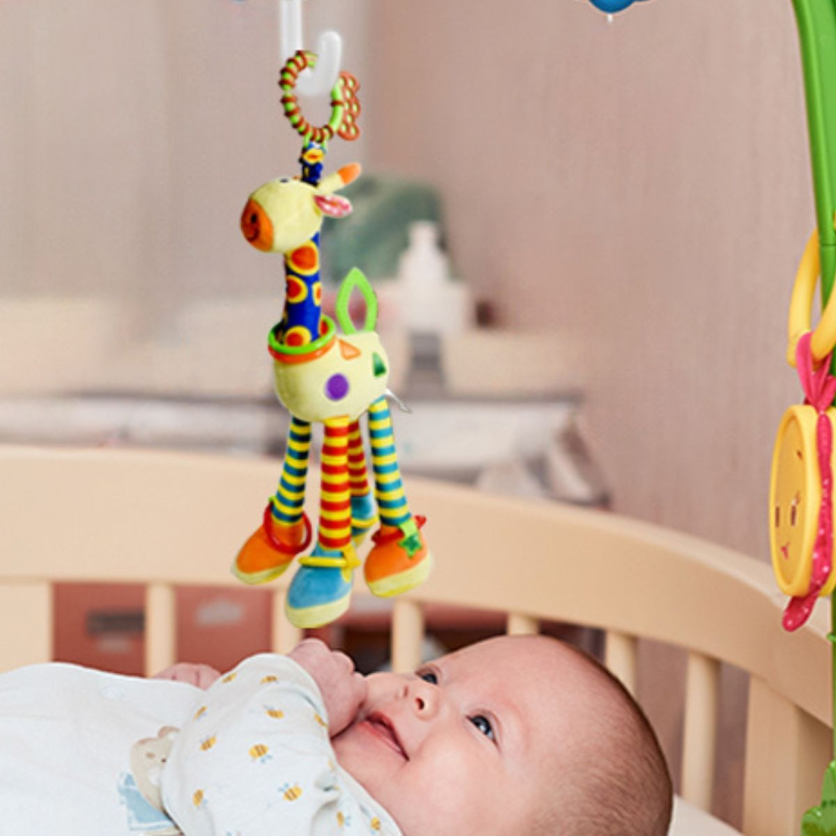 JUGUETE PELUCHE JIRAFA COLORIDA COLGANTE SUAVE BEBE LAU - 7