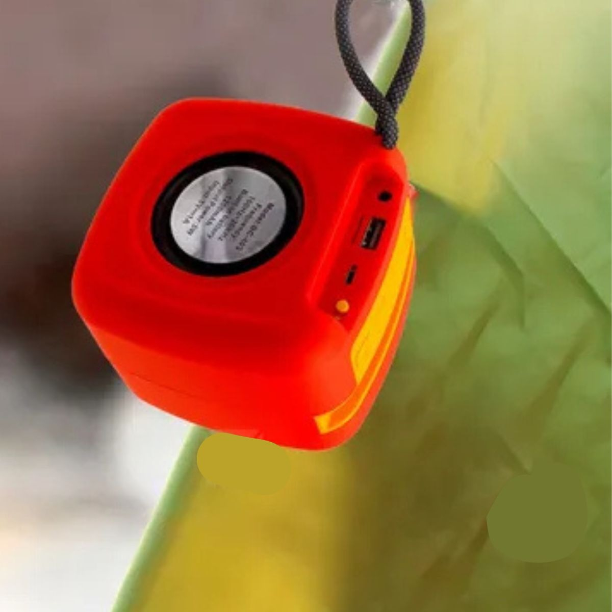 PARLANTE PORTATIL RECARGABLE CON LUCES LED 5W MUSICA LAU - 7