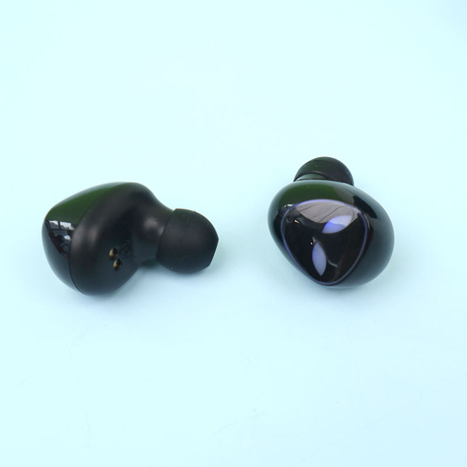 AUDÍFONOS INALÁMBRICOS AURICULARES MANOS LIBRE POWERBANK LAU - 1