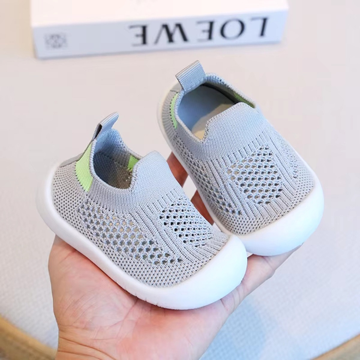 SET DE 2 ZAPATO CALCETÍN BEBÉ ANTIDESLIZANTE SUAVE JHN - 10
