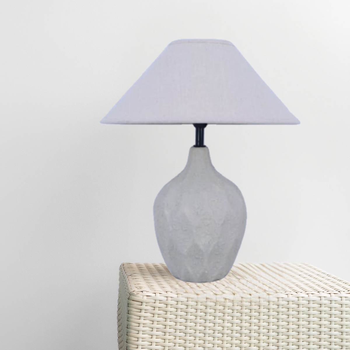 LÁMPARA MESA BASE TEXTURIZADA PANTALLA BEIGE DECORATIVA JHN - 5