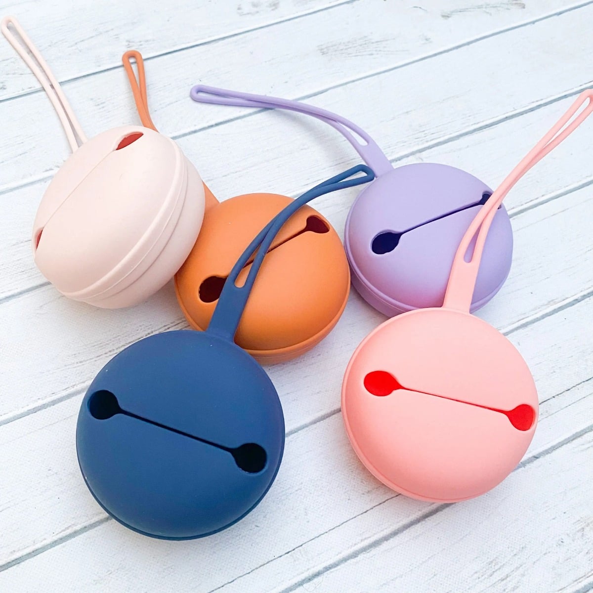 SET 4 PORTACHUPETE MULTICOLOR ESTUCHE SILICONA MODERNO BEBE LAU - 7