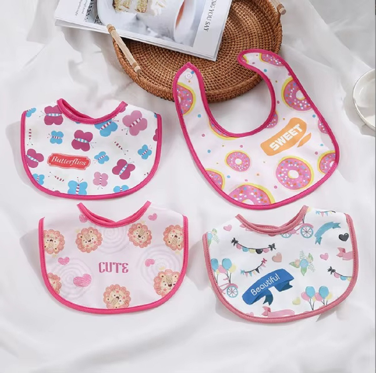 SET 6 BABEROS ESTAMPADOS IMPERMEABLE DIVERTIDO BEBE LAU - 7