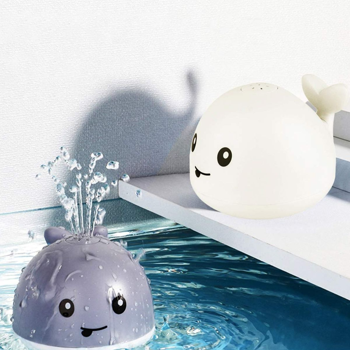 JUGUETE DE BAÑO BALLENA CON LUZ FUENTE AGUA FLOTANTE LAU - 6