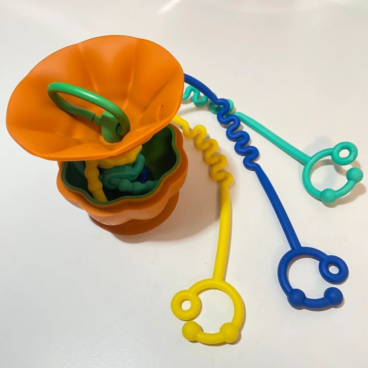 SUJETADOR JUGUETES CON SOPORTE CORREA SILICONA BEBE LAU - 2