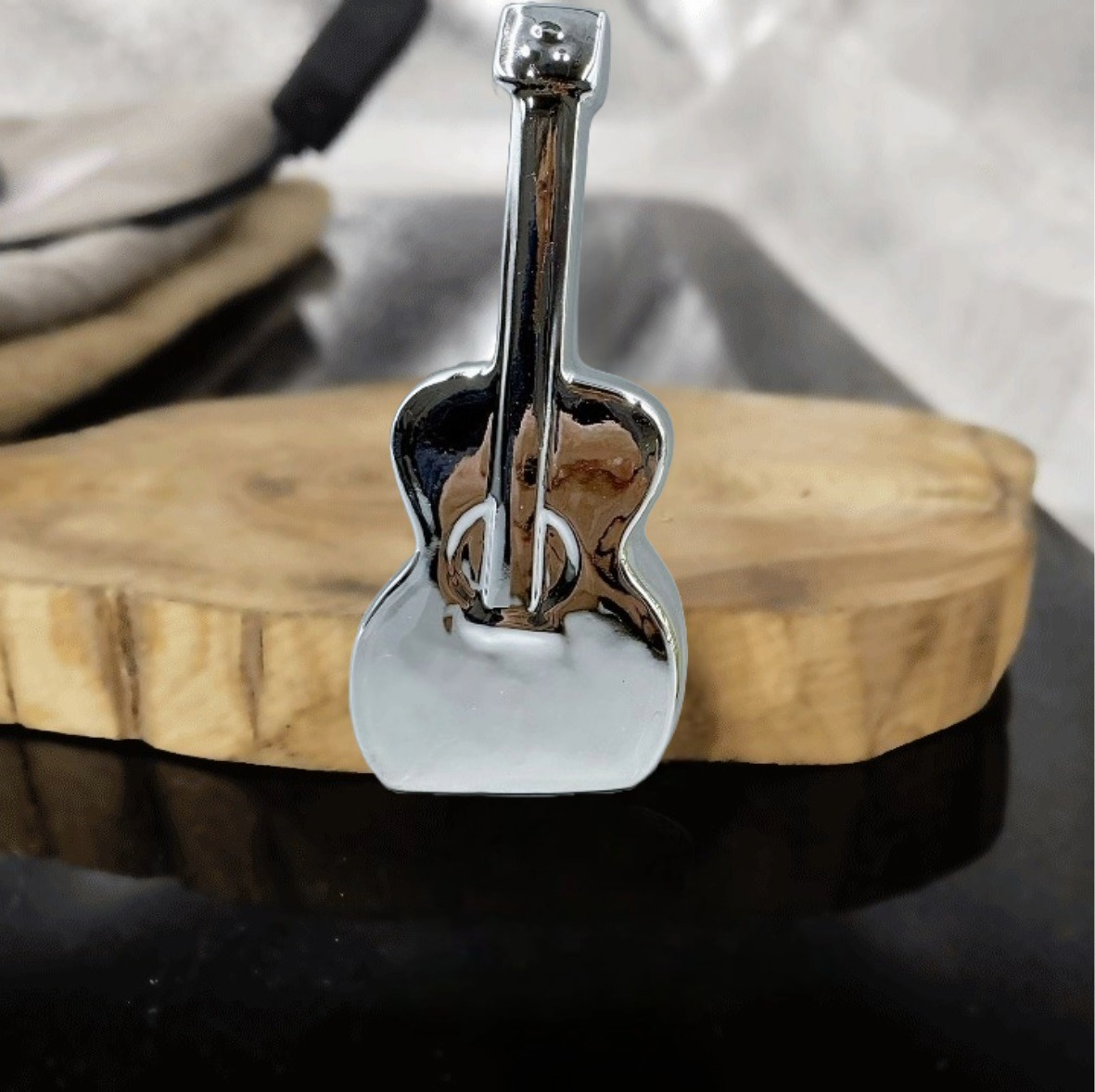 SET DE 2 ESTATUA GUITARRA METAL ESTILO MODERNO JHN - 4