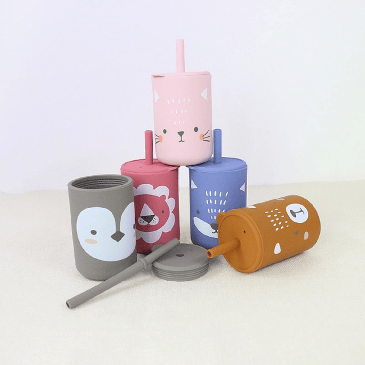 VASO SILICONA BOMBILLA ANTIDERRAME DIVERTIDO NIÑOS BEBES LAU - 9
