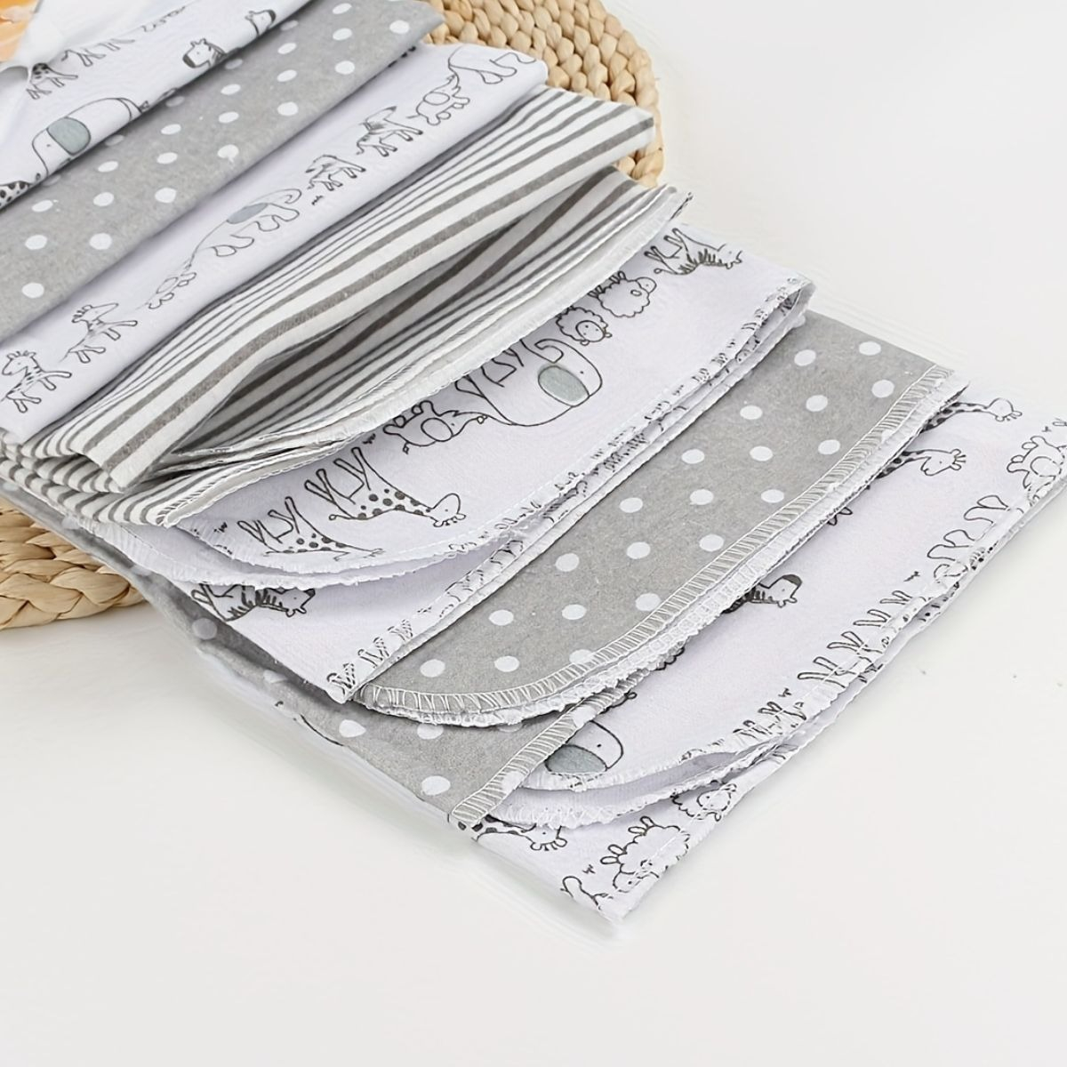 SET MANTAS PAÑALES DE TELA TUTOS TELA ESTAMPADOS BEBE LAU - 2