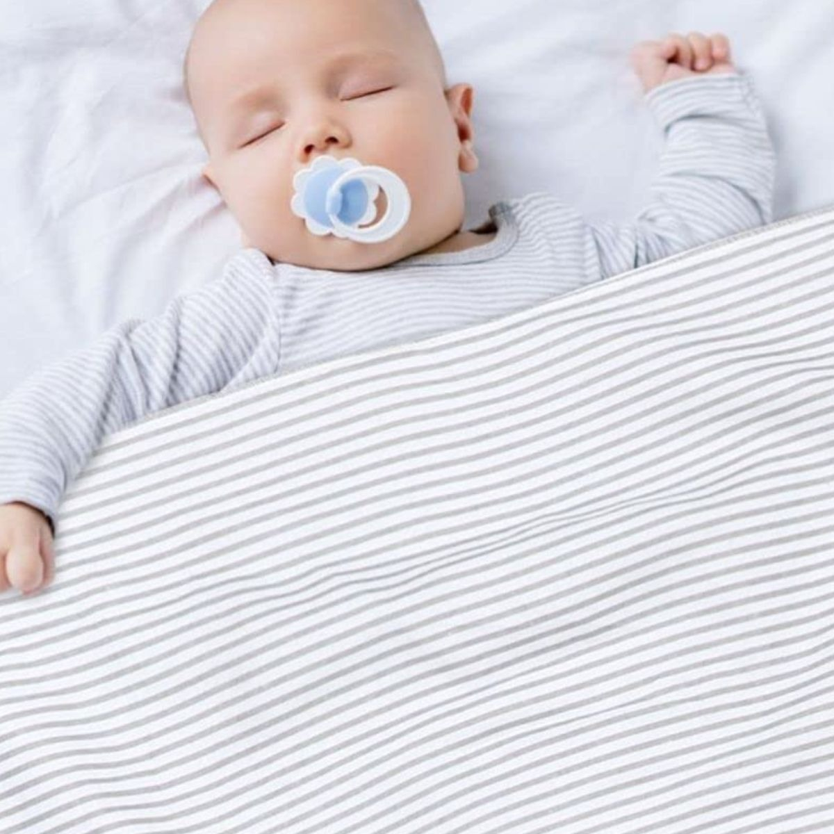 SET MANTAS PAÑALES DE TELA TUTOS TELA ESTAMPADOS BEBE LAU - 4