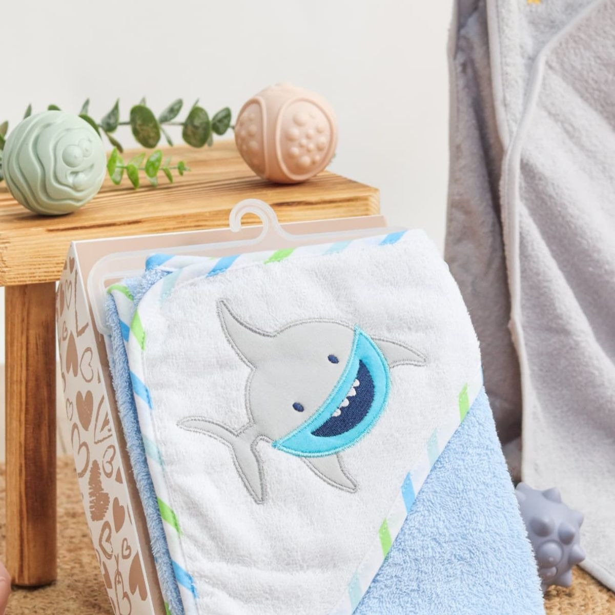 TOALLA DE BAÑO CON CAPUCHA + GUANTE SUAVE BEBE LAU - 7