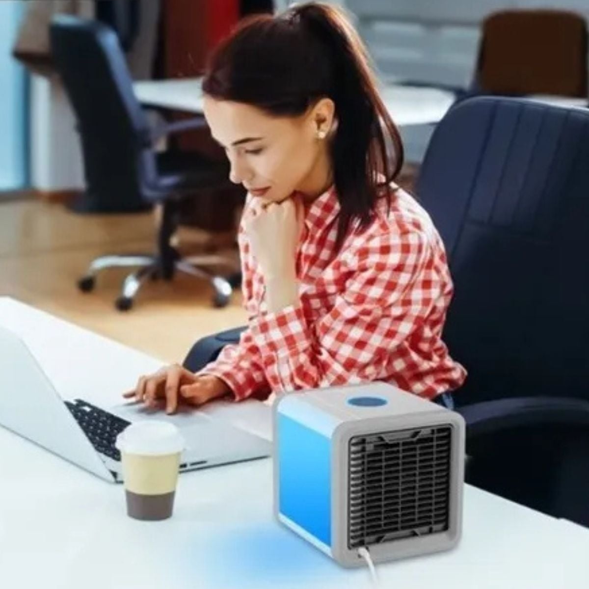 MINI ENFRIADOR DE AIRE PORTATIL 3 EN 1 HOGAR OFICINA LAU - 10