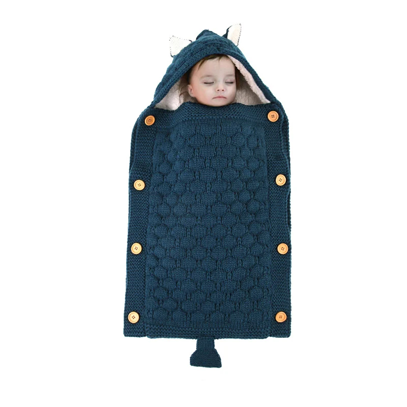 SACO DORMIR INVIERNO TEJIDO CON CAPUCHA SUAVE BEBE LAU - 2