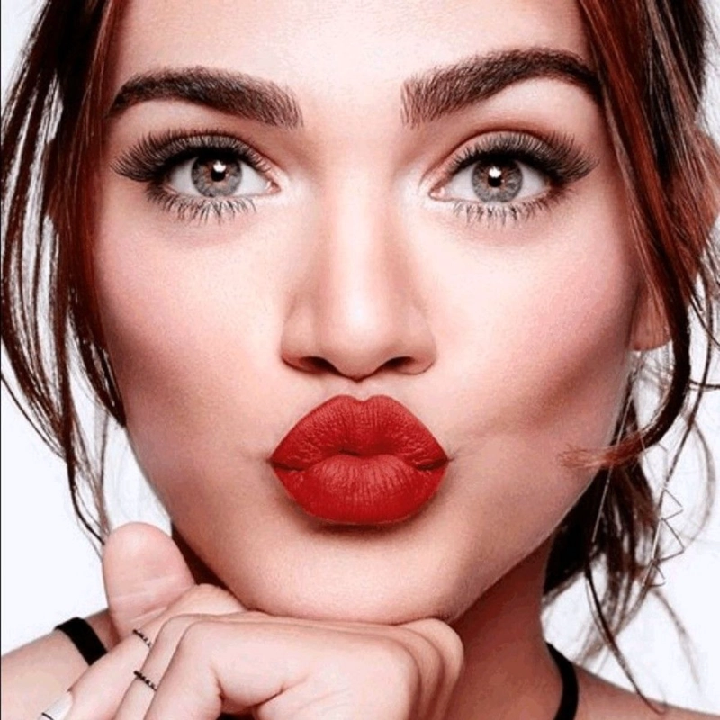 PAQ 24 LABIALES EN BARRA EFECTO MATE 12 TONOS 3,8GR LAU - 1