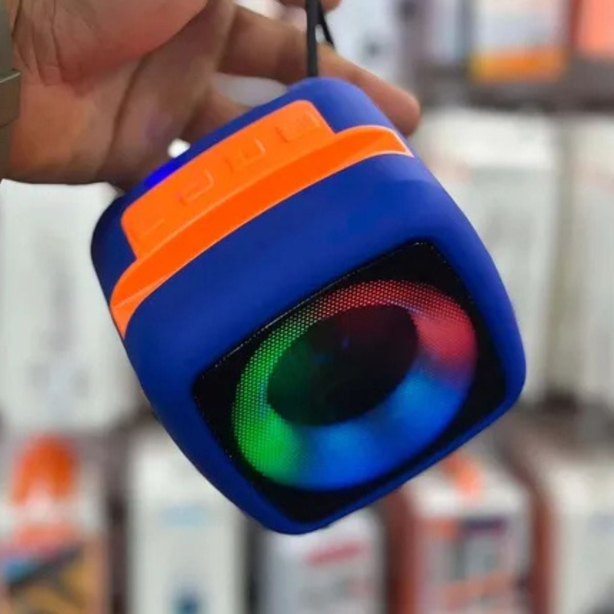 PARLANTE PORTATIL RECARGABLE CON LUCES LED 5W MUSICA LAU - 2