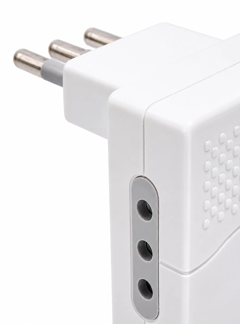 ADAPTADOR TRIPLE SALVAESPACIO 10A BLANCO HALUX. - 2