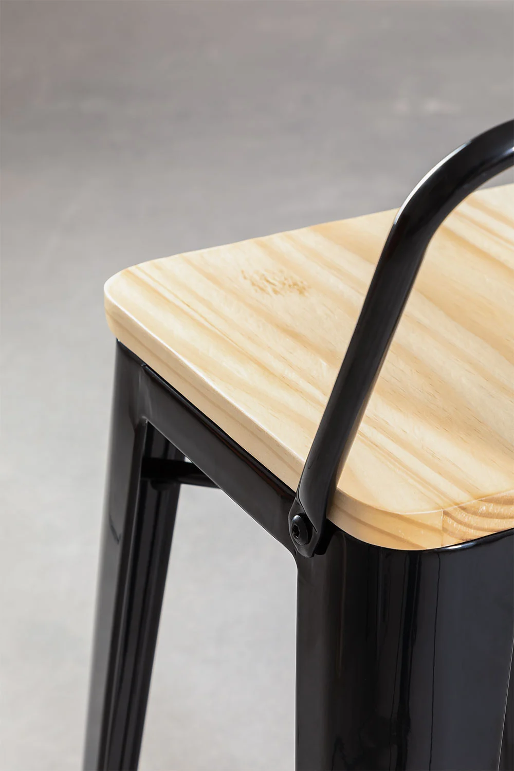 TABURETE TOLIX MADERA EN COLOR NEGRO 66CM - 4