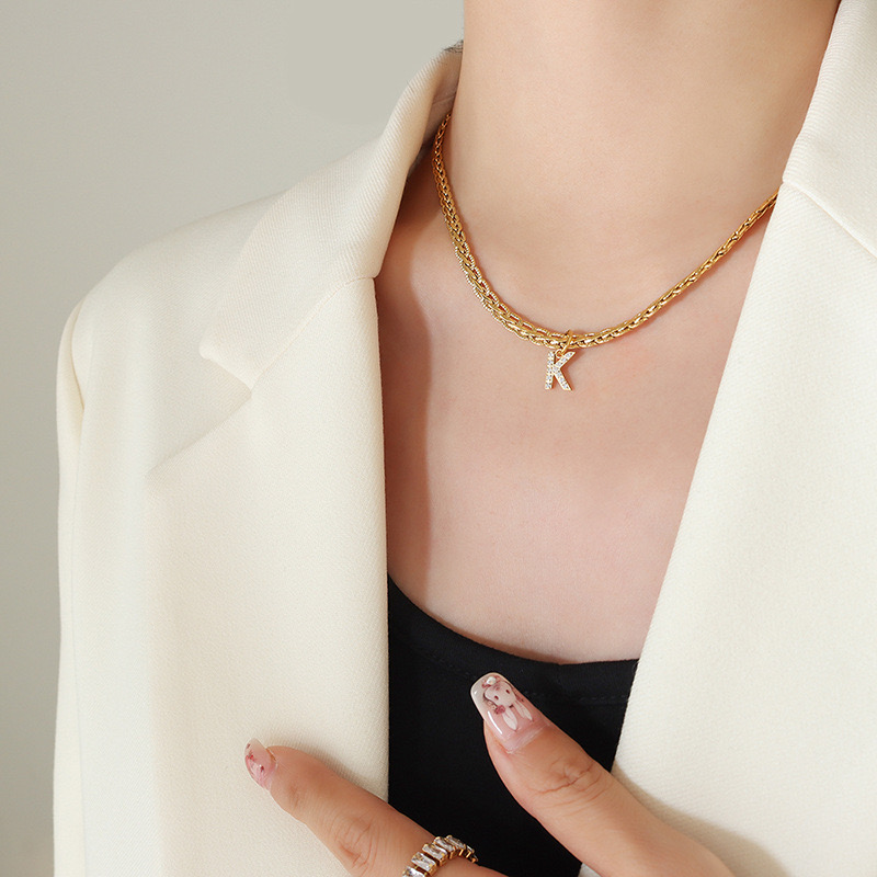 COLLAR LUX JOYAS BAÑO ORO 18K LETRA INICIAL BRILLITOS TEJIDO DRAGÓN - 3