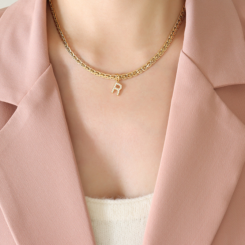 COLLAR LUX JOYAS BAÑO ORO 18K LETRA INICIAL BRILLITOS TEJIDO DRAGÓN - 3