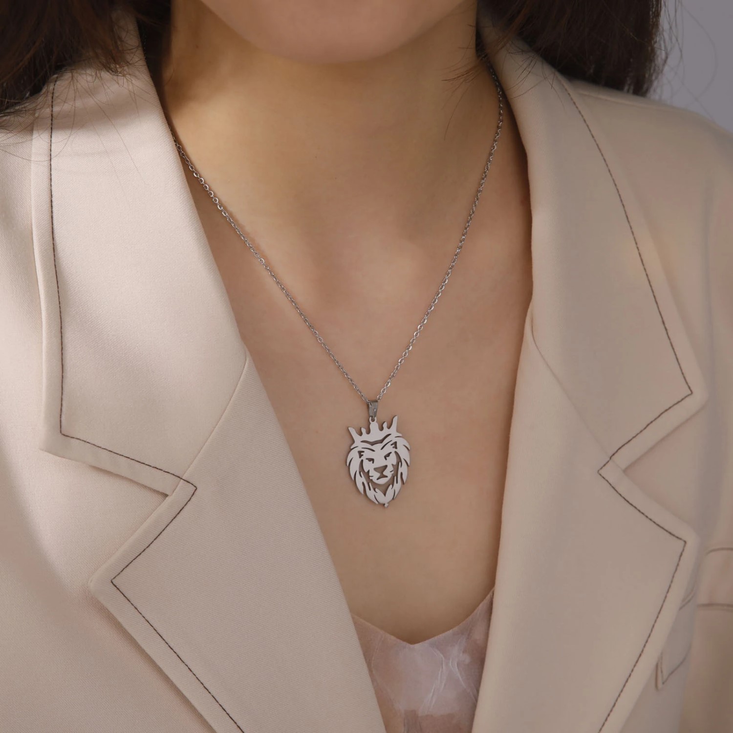 COLLAR CABEZA LEON CORONA KING ACERO PLATEADO - 4