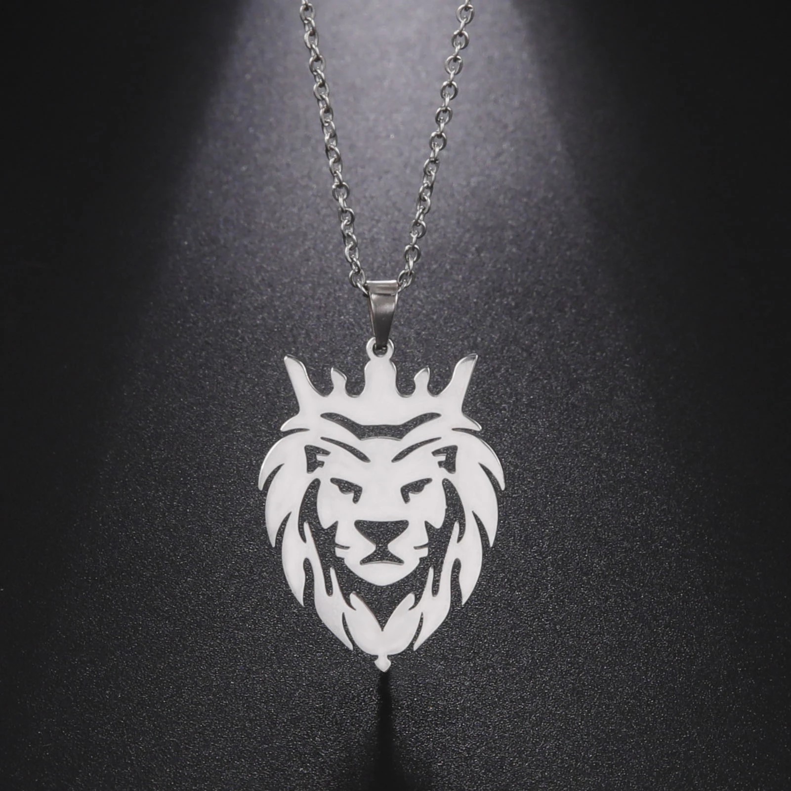 COLLAR CABEZA LEON CORONA KING ACERO PLATEADO - 5