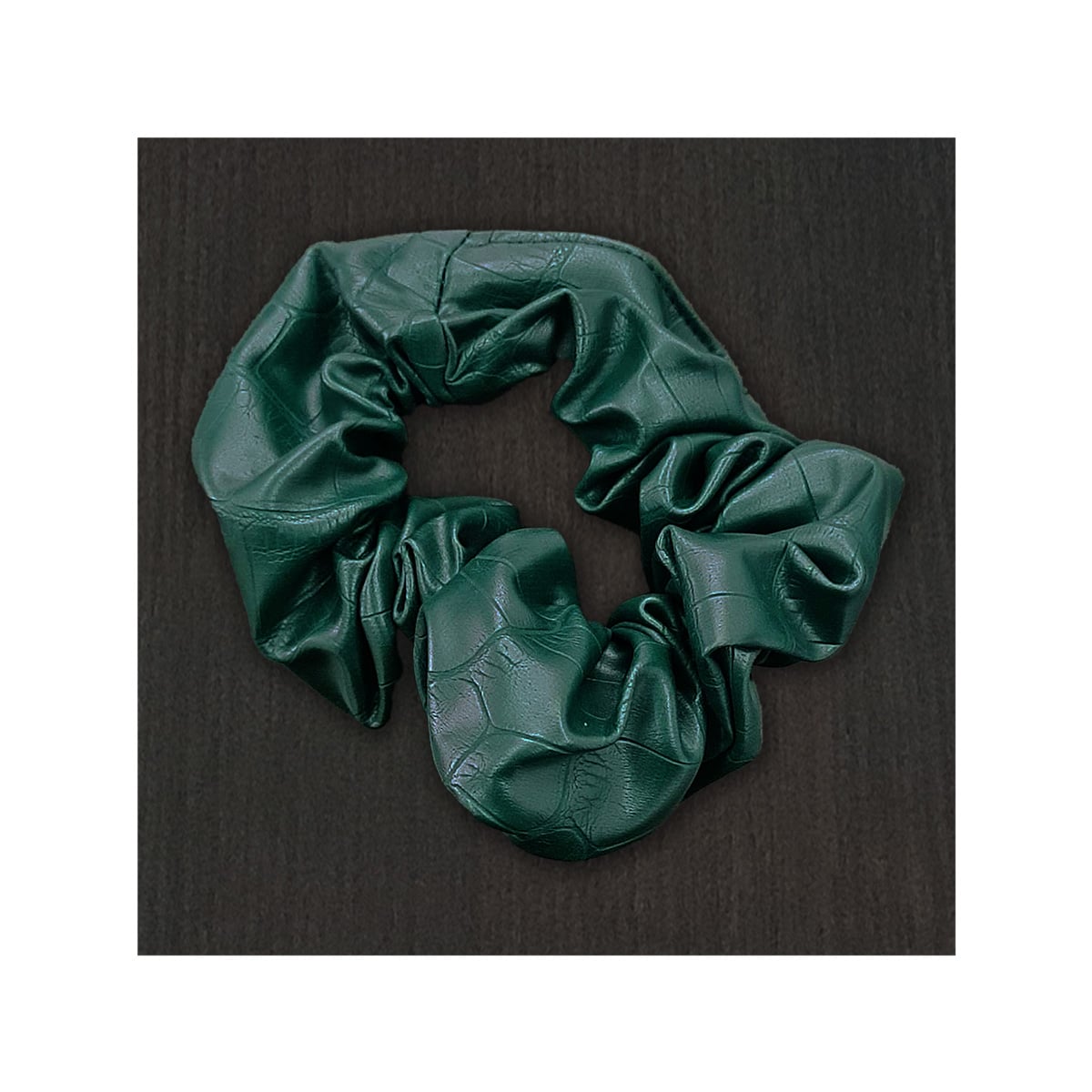 COLETA ECOCUERO BESTY VERDE PARA CABELLO MEDIANA OSCURO - 1