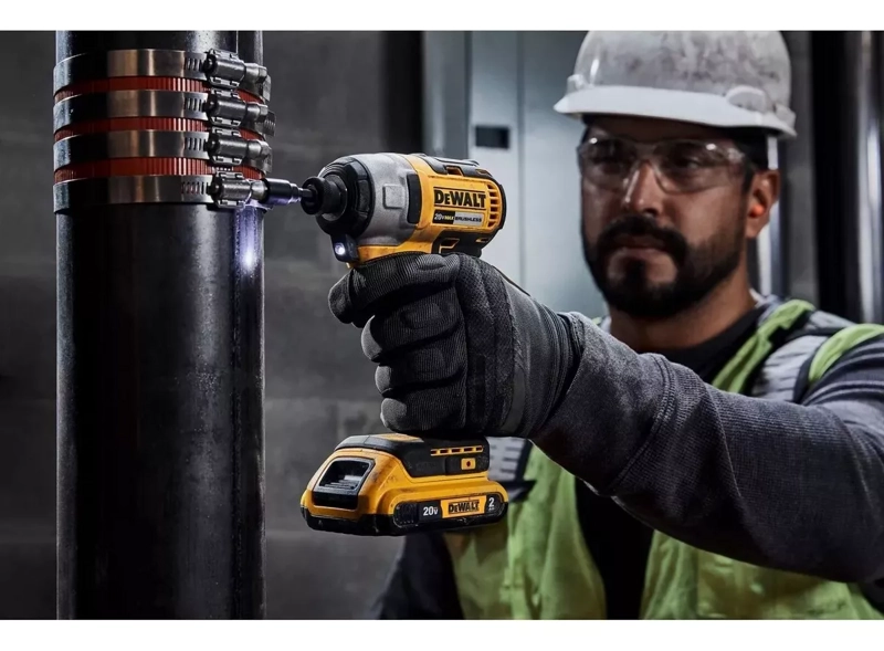 ATORNILLADOR IMPACTO DEWALT DCF7871D2-B2 6.35MM 20V + 2 BAT 1.5 AH + CARG - 2