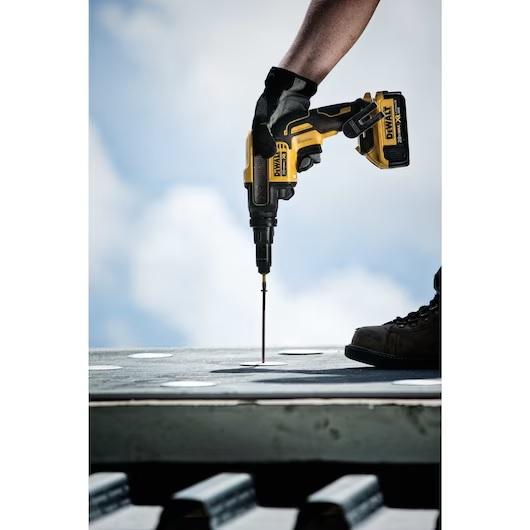 ATORNILLADOR DEWALT DCF622B ALTO TORQUE 20V MAX XR SIN CARG NI BAT - 4