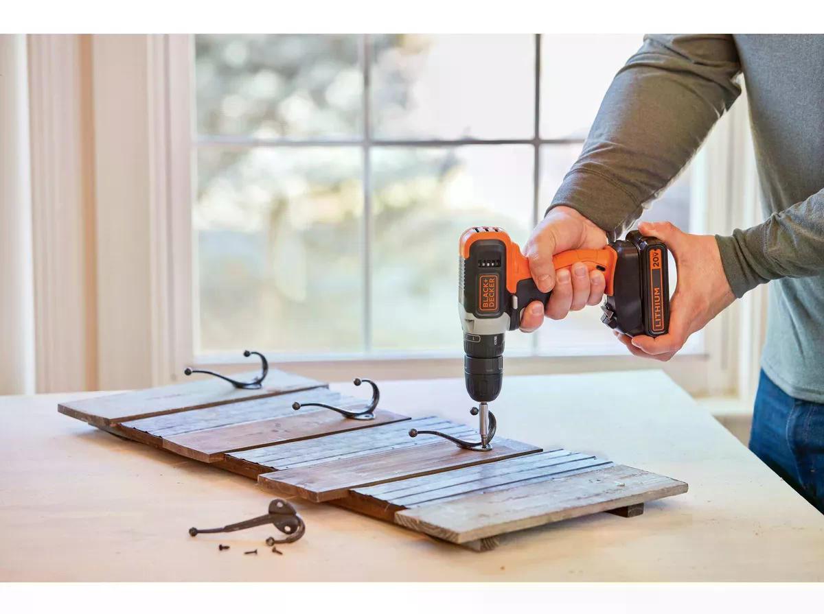 KIT TALADRO BLACK+DECKER BCD702PK2B +2BAT 1.5A+CARG+54ACC - 2