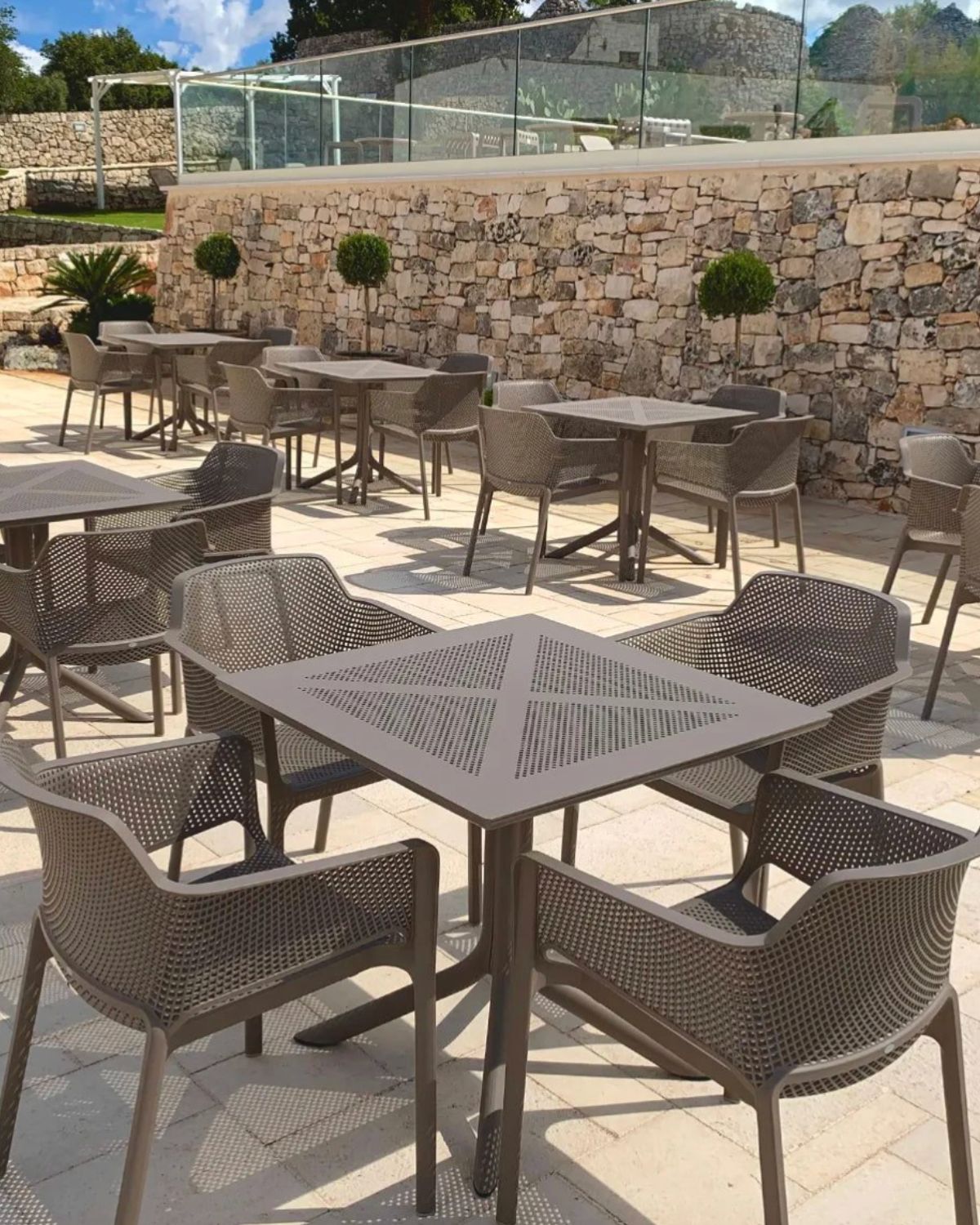 MESA PARA EXTERIOR 80X80 POLIPROPILENO - CAFE - 2