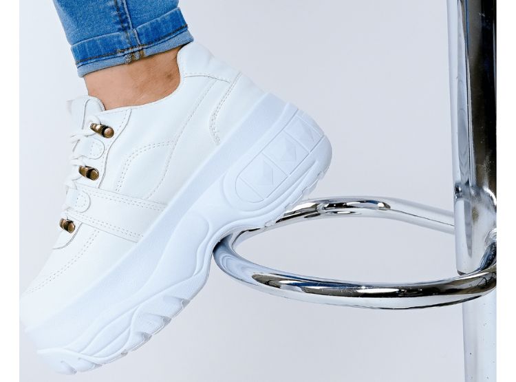 ZAPATILLAS CON PLATAFOMA BLANCAS - 3