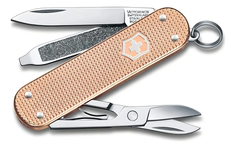 NAVAJA VICTORINOX CLASSIC ALOX FRESH PEACH COLOR PIEL - 2