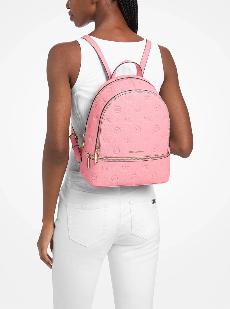 MOCHILA MICHAEL KORS RHEA LOGO DEBOSSED - 4