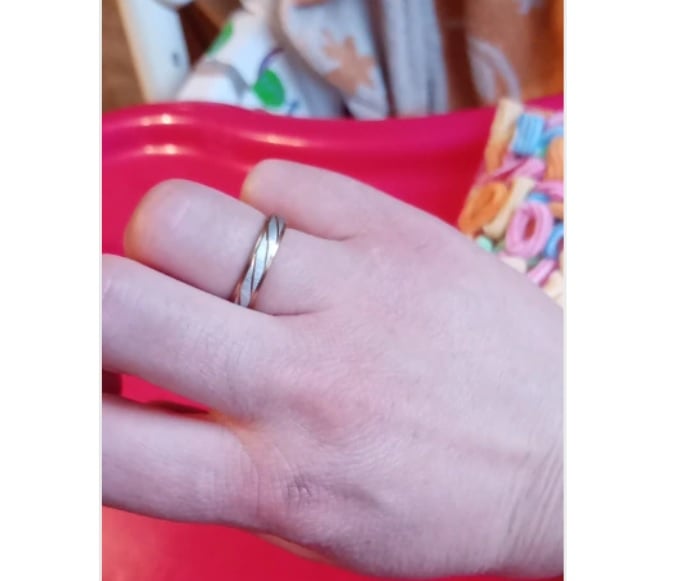 ANILLO COMPROMISO ONDA TITANIO PAREJA DAMA DORADO PLATEADO M 4MM - 3