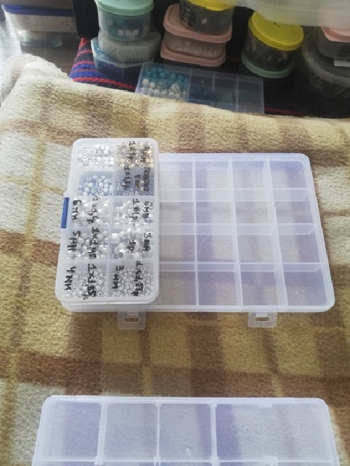 Caja organizadora ajustable 24 espacios para joyas tornillos pastillas mostacillas monedas anillos - 2