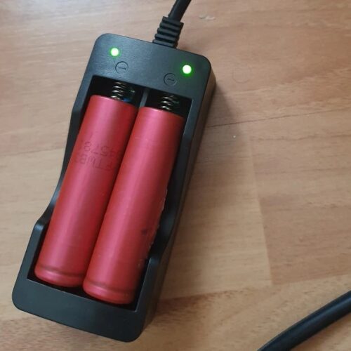 CARGADOR BATERÍAS RECARGABLES LITIO 18650 ENCHUFE PARED 2 RANURAS NO AJUSTABLE BÁSICO - 2