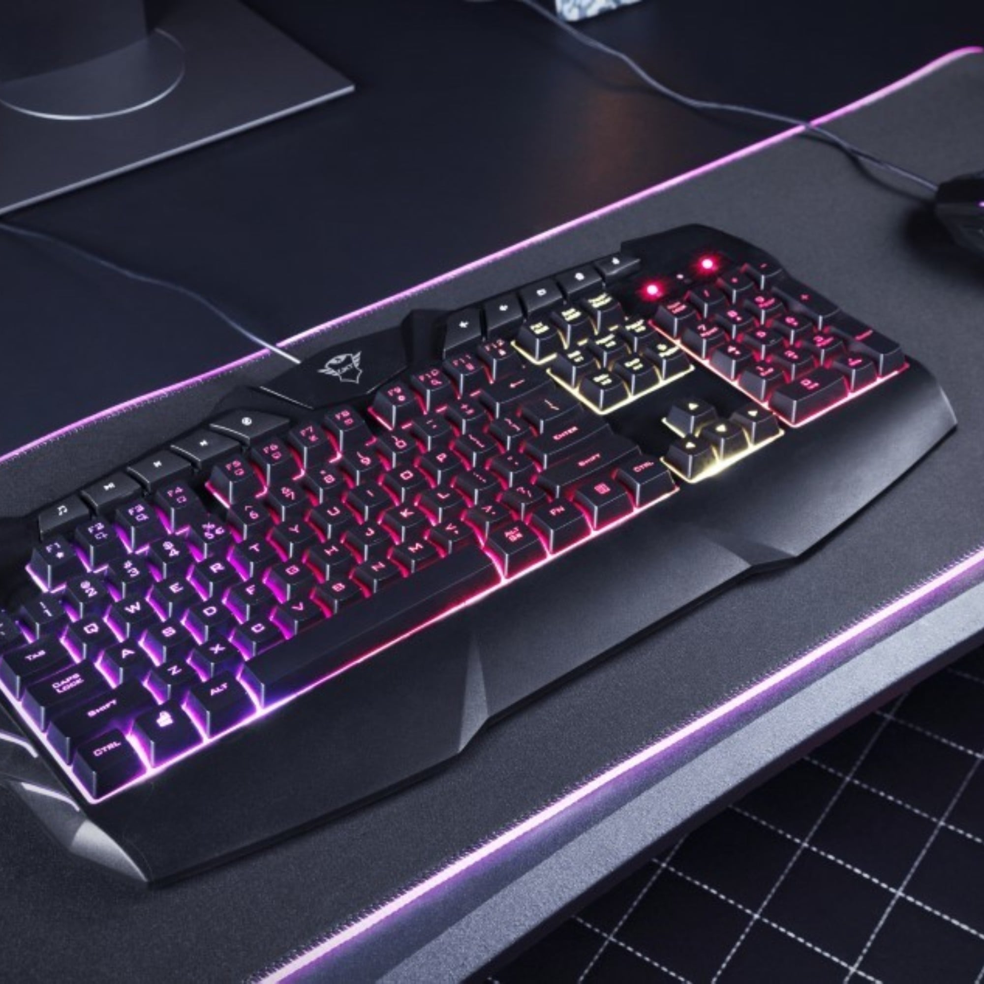 TECLADO GAMER UNIVERSAL TRUST GXT 881 MULTIMEDIA ODYSS FULL RGB HYBRIDO - 5