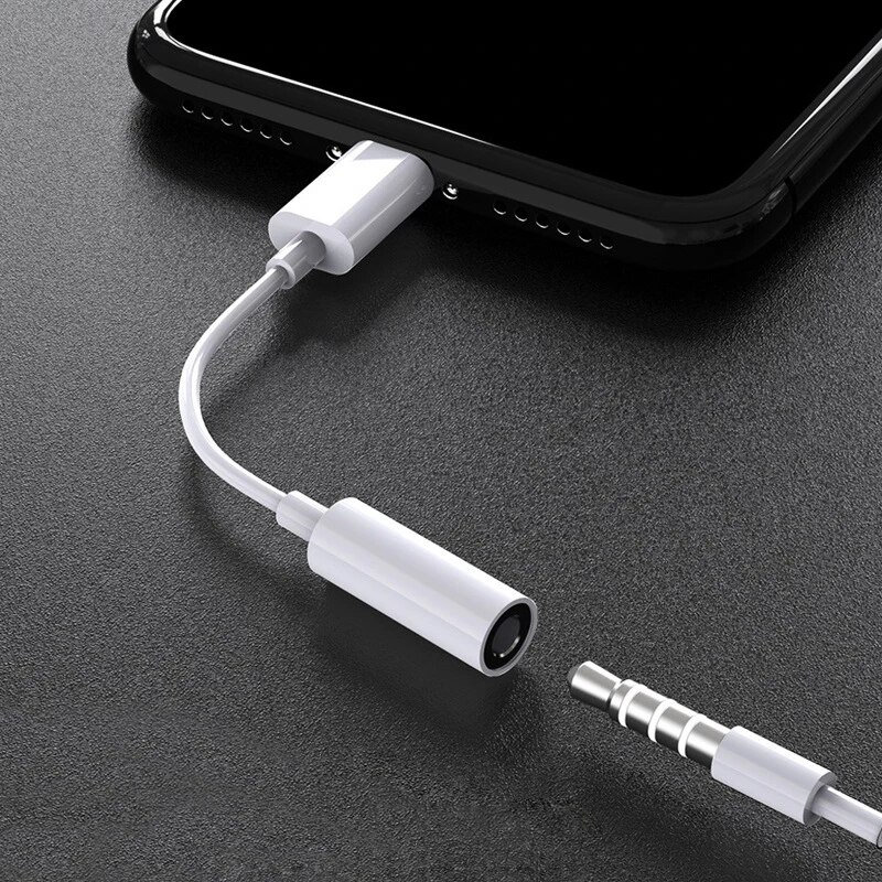 ADAPTADOR DE AUDIFONOS PARA IPHONE LIGHTNING A JACK 3.5MM - 6