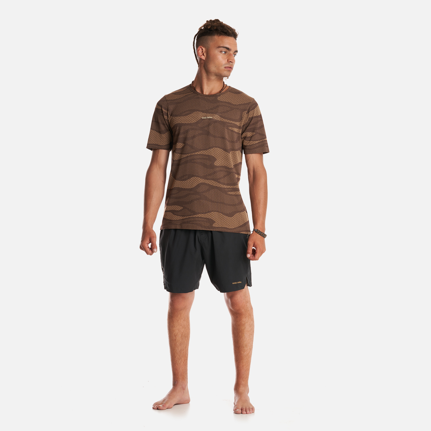 POLERA HOMBRE CHACRA FULL PRINT EN COLOR CAFE HAKA HONU - 6