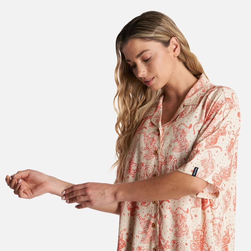 CAMISA MUJER COLA DE TIGRE PRINT BEIGE HAKA HONU - 5