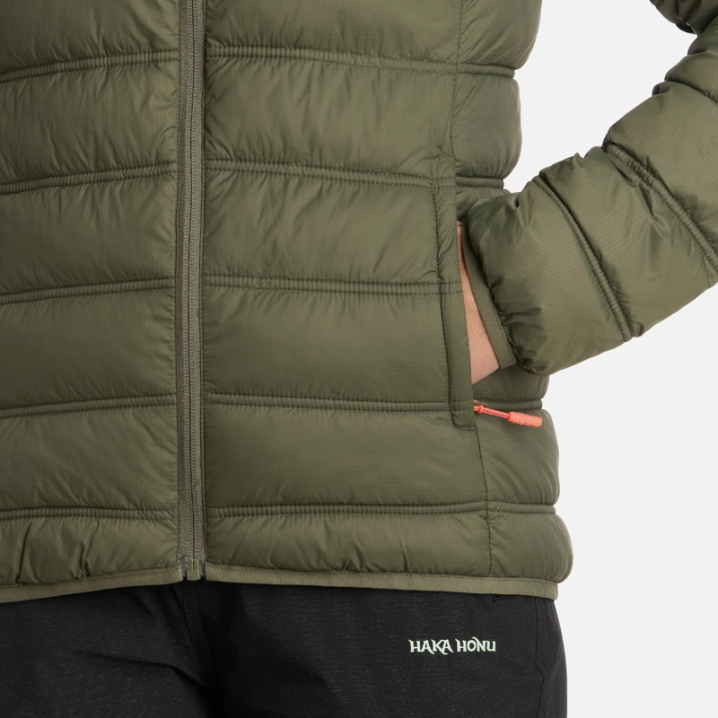 CHAQUETA MUJER HAKA HONU VERDE OLIVA ULTRALIVIANA - 5