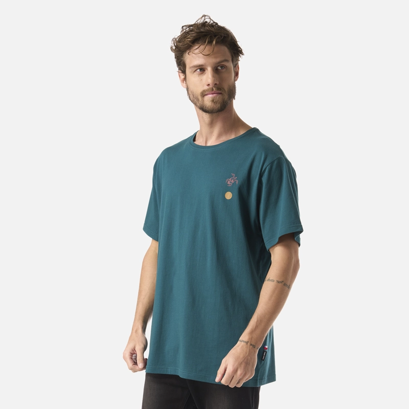 POLERA HOMBRE EL CUERNUDO PETROLEO OSCURO HAKA HONU V26 - 3