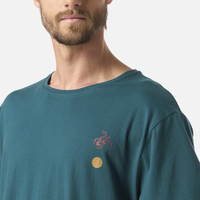 POLERA HOMBRE EL CUERNUDO PETROLEO OSCURO HAKA HONU V26 - 4