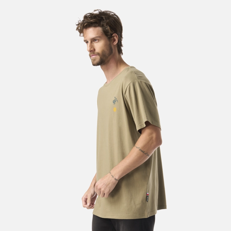 POLERA HOMBRE EL CUERNUDO VERDE OLIVA HAKA HONU - 3