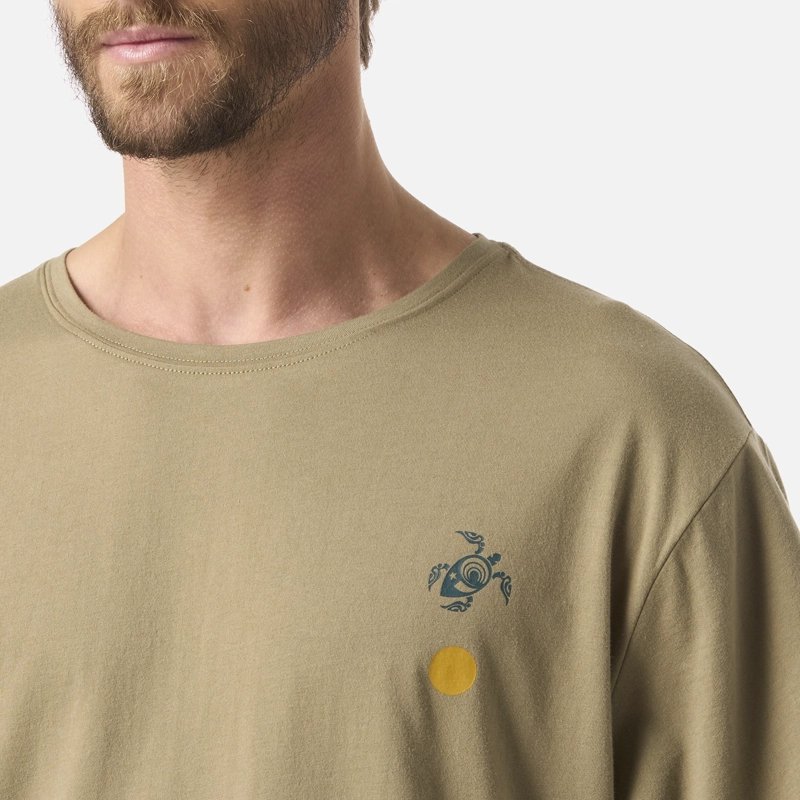 POLERA HOMBRE EL CUERNUDO VERDE OLIVA HAKA HONU - 4