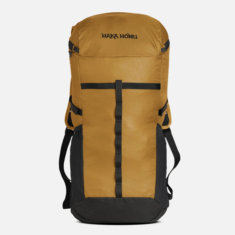 MOCHILA PESO PLUMA 25L MOSTAZA HAKA HONU V26 - 1