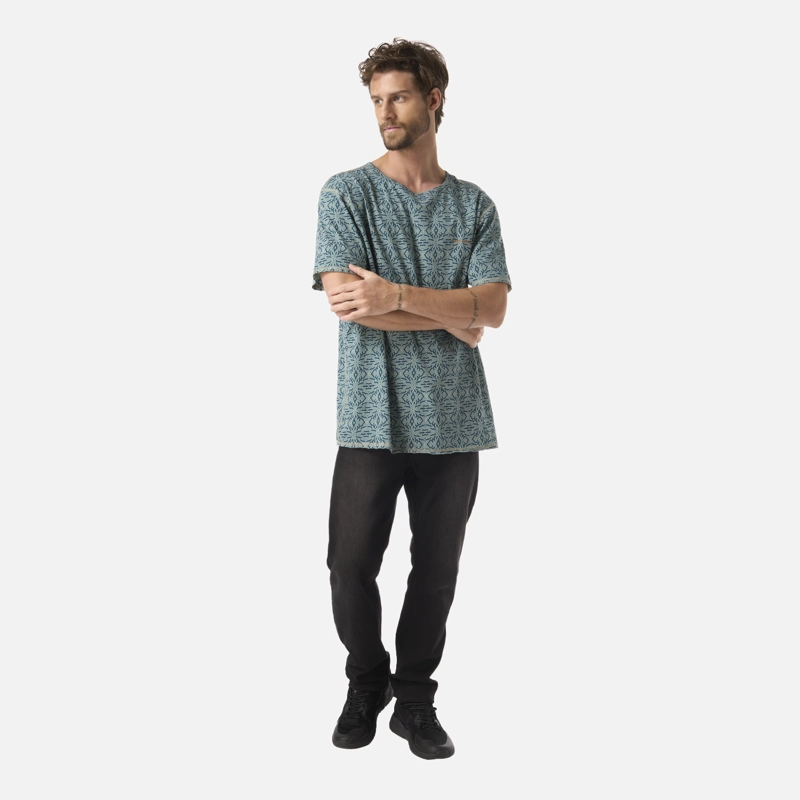 POLERA HOMBRE BI-CURIOSO PRINT AZUL NOCHE HAKA HONU - 7