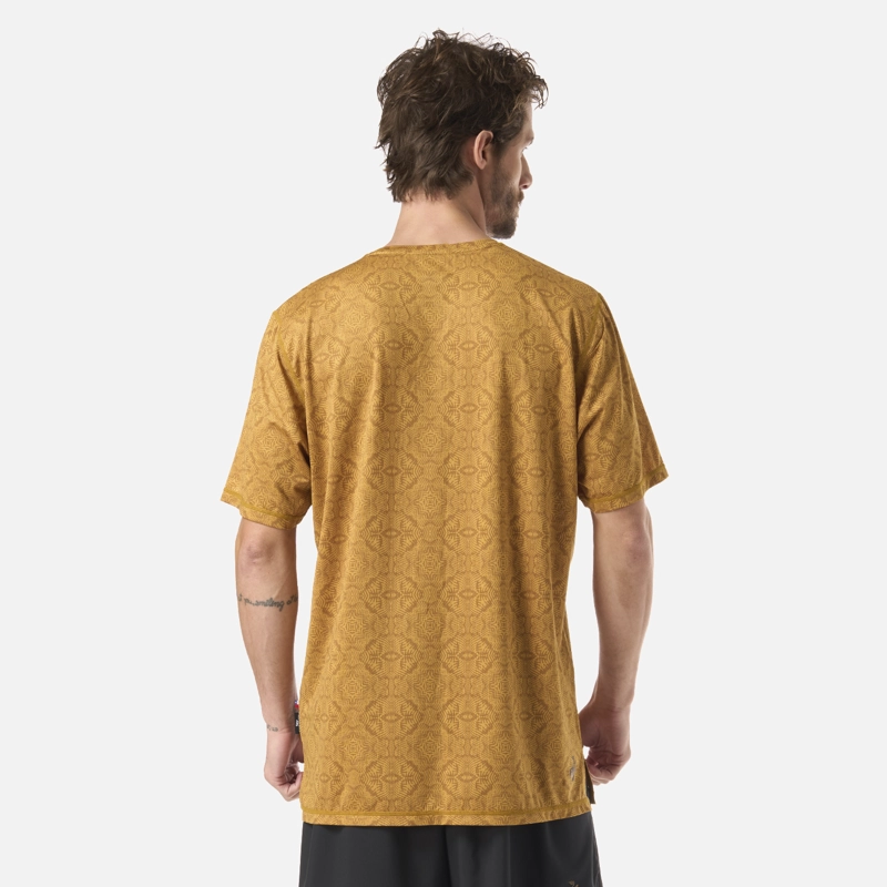 POLERA HOMBRE SUDALA PRINT MOSTAZA HAKA HONU - 3